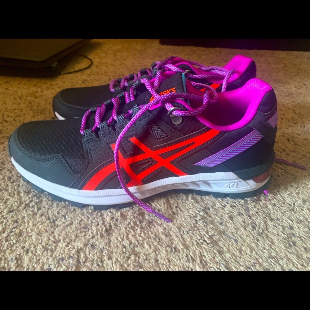 Brand NEW women’s ASICS shoes